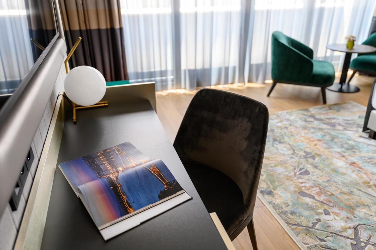 Emerald Downtown Luxury Suites By Continental Group Budapest Luaran gambar