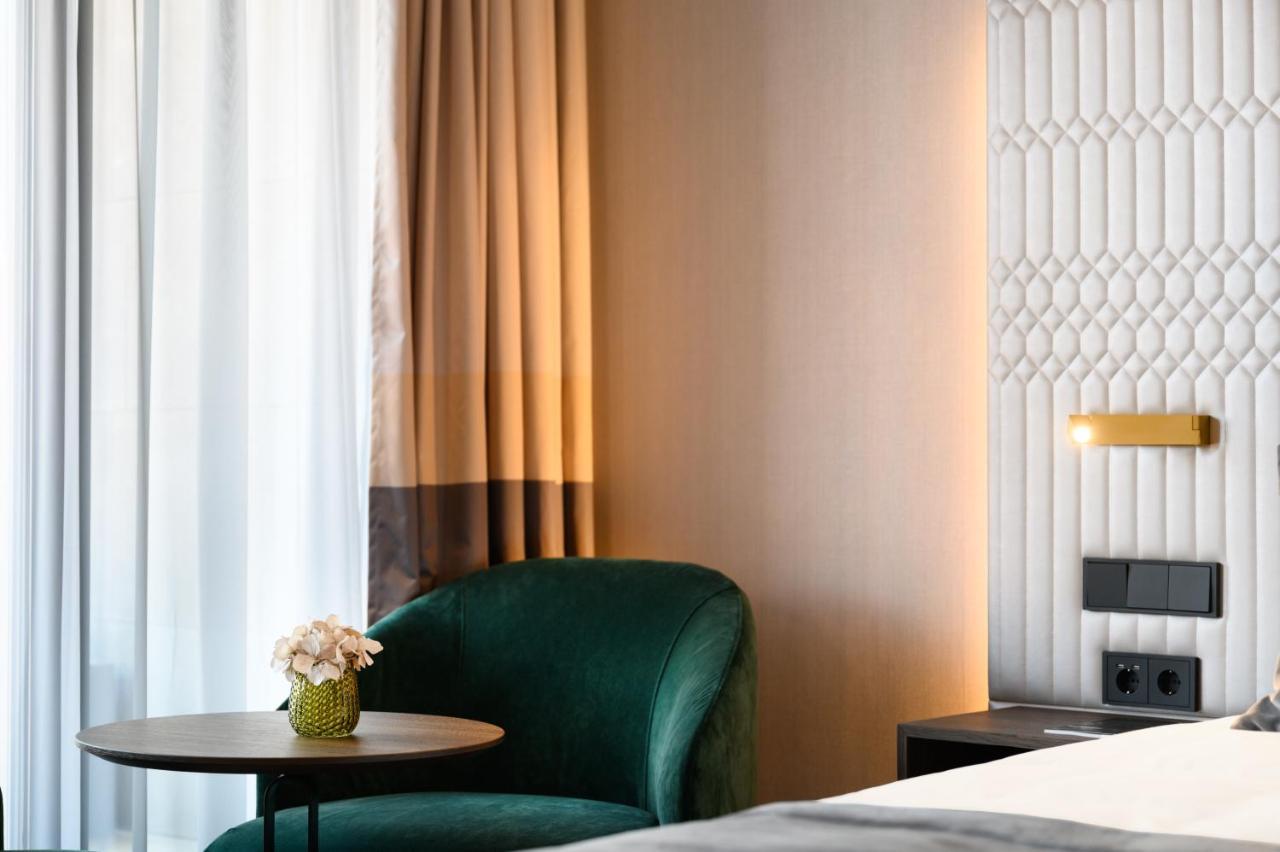 Emerald Downtown Luxury Suites By Continental Group Budapest Luaran gambar