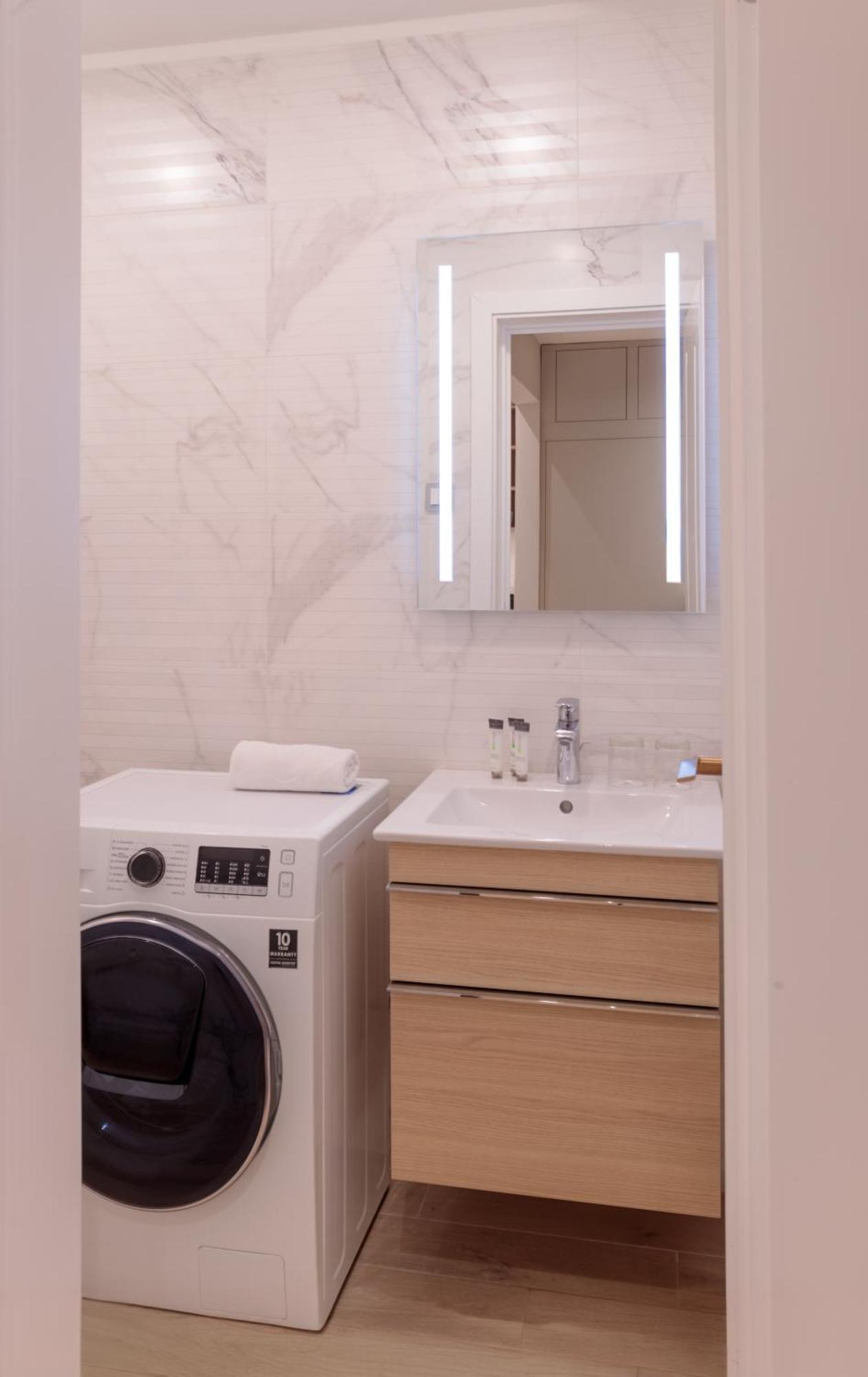 Emerald Downtown Luxury Suites By Continental Group Budapest Luaran gambar