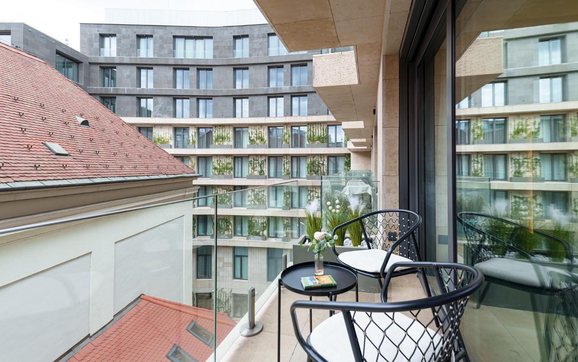 Emerald Downtown Luxury Suites By Continental Group Budapest Luaran gambar